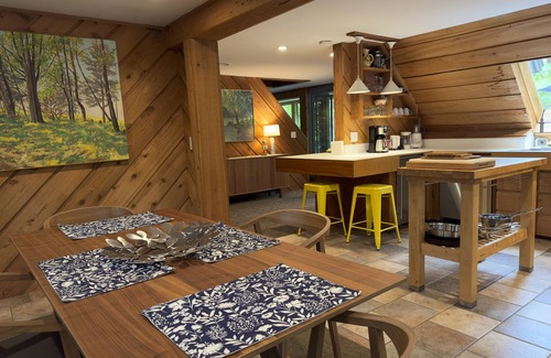 Suttons Bay Cottage | Up North Treehouse