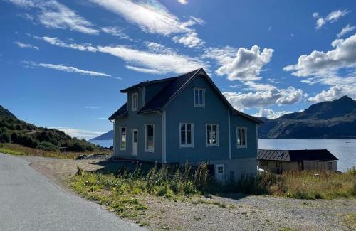 Vestvagøy Apartment | Up-scale apartment in picturesque surroundings