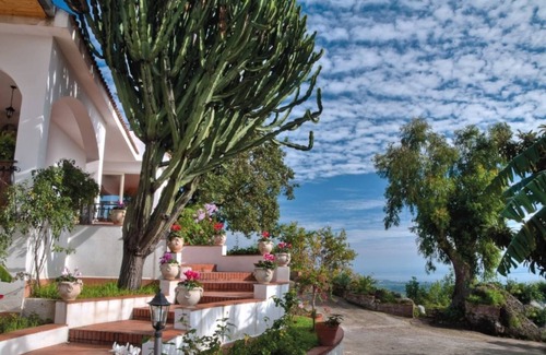 Mascali Villa | Up to 16 guests - swimming pool-garden - BBQ -wi-fi - 3km sea by "SunTripSicily"