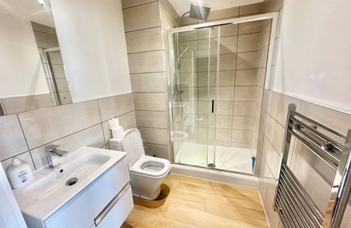 Old Trafford Apartment | Up to 40 percent Off Old Trafford Modern Apartment