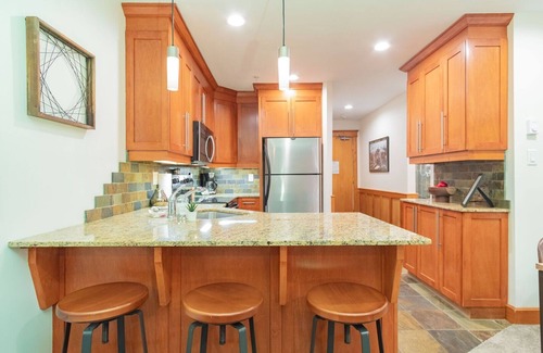 Whistler Condo | Updated 2BDR | Perfectly located! Close to Gondola
