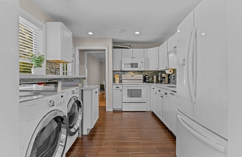 Southwest Raleigh House | Updated 4BR Downtown South District w Skyline View