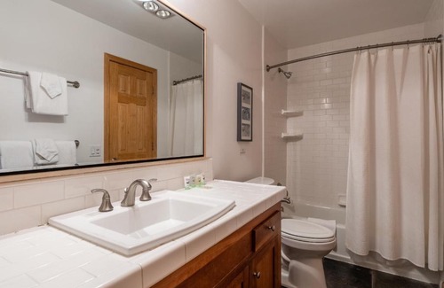 Mammoth Lakes House | Updated 5 Bedroom 3 bathroom townhome Slopeside at 1849 Condos 671 sleeps 10