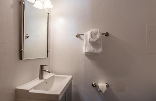 Mammoth Lakes House | Updated 5 Bedroom 3 bathroom townhome Slopeside at 1849 Condos 671 sleeps 10