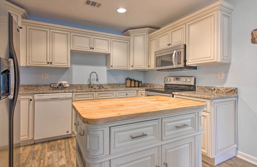 Thunderbolt Apartment | Updated Apartment 8 Mins from downtown Savannah!