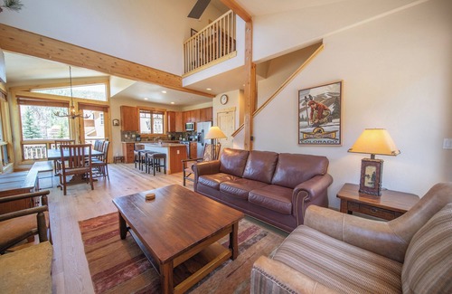 Keystone House | Updated Cabin with Pool & Hot tub Access