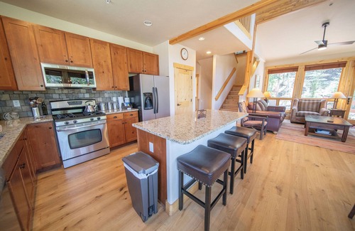 Keystone House | Updated Cabin with Pool & Hot tub Access