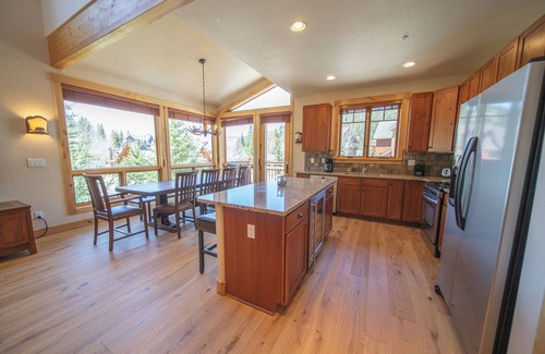 Keystone House | Updated Cabin with Pool & Hot tub Access