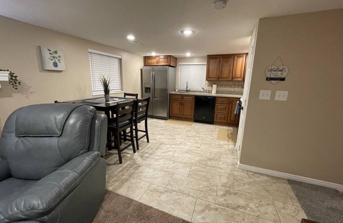 Murray House | Updated-Central-Basement Suite-Private Entrance