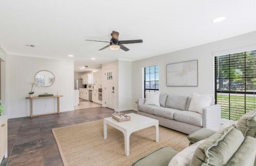 Lafayette House | Updated & centrally located 3 Bed