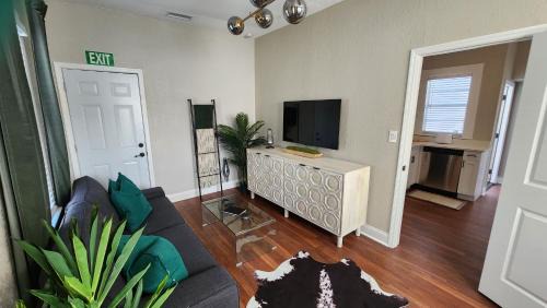 Tampa Apartment | Updated Condo in Heart of Tampa 1578