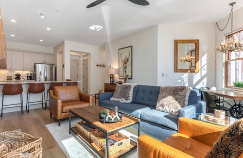 Avon Condo | Updated Condo with Great Amenities - Perfect for Family & Mountain Exploring