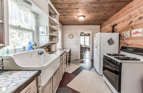 Fulton Other | Updated Farm House on 1/2 Acre 1 Block From Aransas Bay