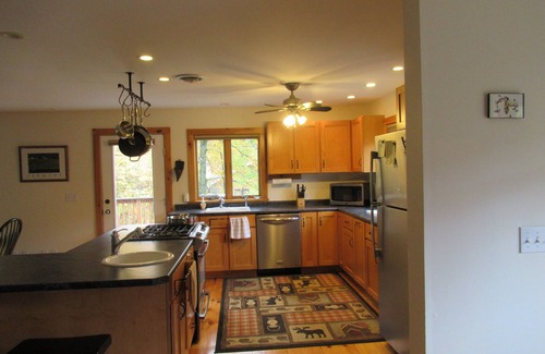 Killington House | Updated home 3 MIN TO PICO skiing. 15 MIN TO Killington Mtn. LOCATION!