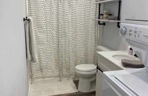 Red Bluff Apartment | Updated In-Law Suite with laundry and patio for Mid Term Stays