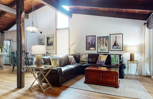 Mammoth Lakes Condo | Updated Large, Bright Mammoth Home near The Village. Gas Grill & Pool On-site