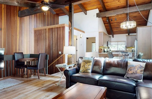 Mammoth Lakes Condo | Updated Large, Bright Mammoth Home near The Village. Gas Grill & Pool On-site