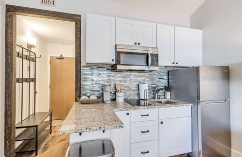 North Park City Condo | Updated, Newly furnished condo near Resorts, Bus route and Main Street