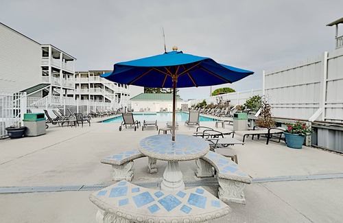 Long Beach Condo | Updated Ocean Walk Condo | Pool, Grill, Private Balcony | Walkable Locale