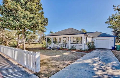 Clipper Cove House | Updated | Private Pool | Beach