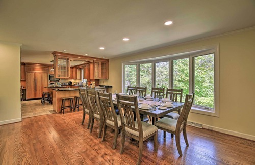 Kingsport House | Updated Ranch-Style Home w/Scenic Deck, Pond