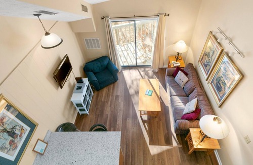 Wintergreen Condo | Updated Timbers lodge room - accomodates 2