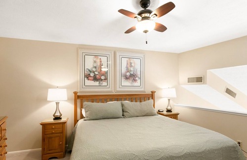 Wintergreen Condo | Updated Timbers lodge room - accomodates 2