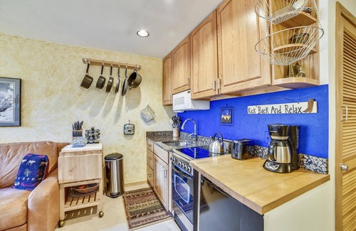 Frisco Condo | Updated top floor Studio near Main Street, Frisco.