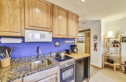Frisco Condo | Updated top floor Studio near Main Street, Frisco.
