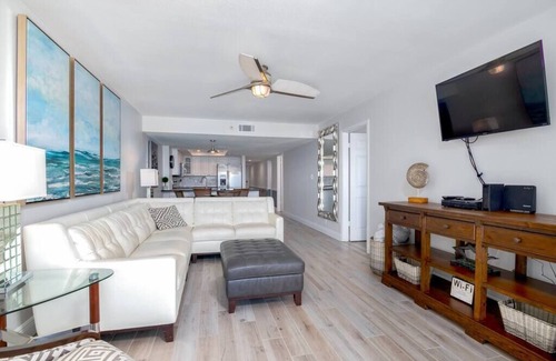 North Redington Beach Condo | UPDATED UNIT - Spectacular beachfront gem