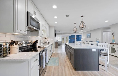 Cocoa Isles House | Updated Waterfront Pool Home with Putting Green
