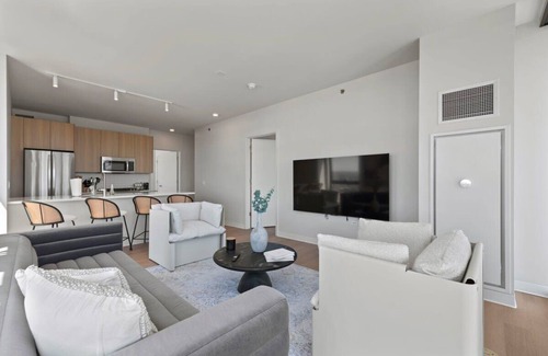 River North Apartment | Upgrade Your Vacation Luxury & Serenity|TheMaple
