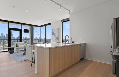 River North Apartment | Upgrade Your Vacation Luxury & Serenity|TheMaple