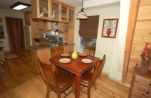 South Lake Tahoe Cabin | Upgraded A Frame-Walk to Heavenly, Private Hot Tub