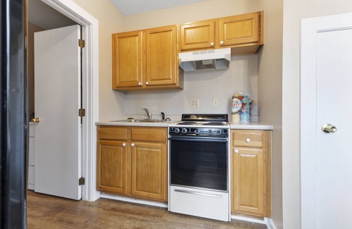 Rogers Cabin | Upgraded Cabin + Guest house on the lake! *hot tub*