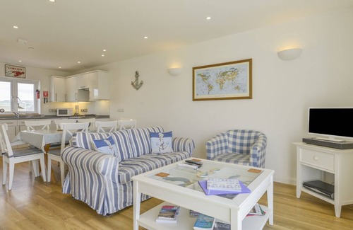 Bude Cottage | UPPER DECK, family friendly, country holiday cottage in Bude