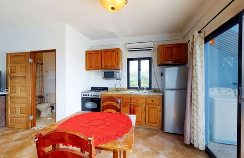 Caye Caulker Apartment | Upper-Level Resort Gem with Great Views, WiFi, AC, Shared Pool & Rooftop Deck