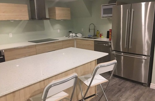 Highland House | Upscale 2-Bedroom Basement Apartment