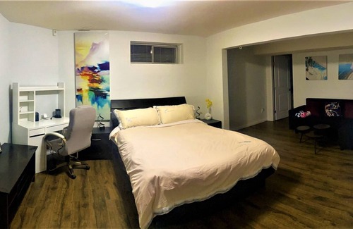 South Central House | Upscale 2 Bedroom Suite Basement