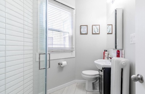 Central Hamilton Apartment | Upscale 2BR Apt w King Bed & Netflix
