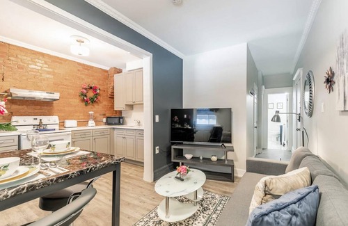 Central Hamilton Apartment | Upscale 2BR Apt with King Bed & Netflix