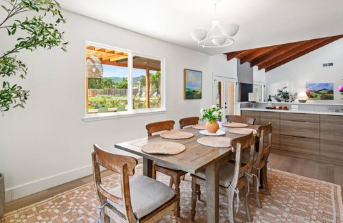 Sonoma House | Upscale 3 BD + Bonus, Pool, Spa, Minutes to Plaza