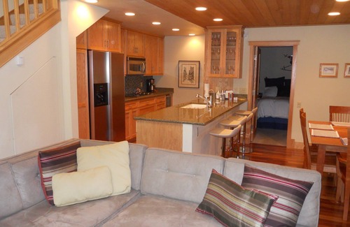 Incline Village Condo | Upscale 3 Bedroom 2 Bath Condo in Incline Village