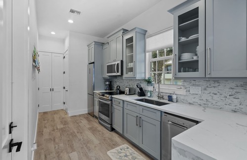 Stuart House | Upscale 3 Bedroom with Great Location