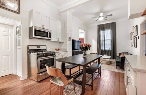 Irish Channel House | Upscale 4BR Uptown Home - Steps to Magazine Street - 10 mins to French Quarter