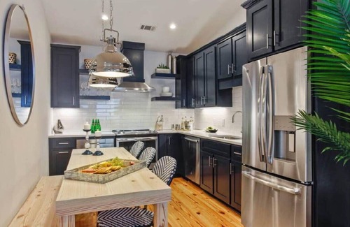 Beach Institute House | Upscale Carriage House with Pool | Near River St