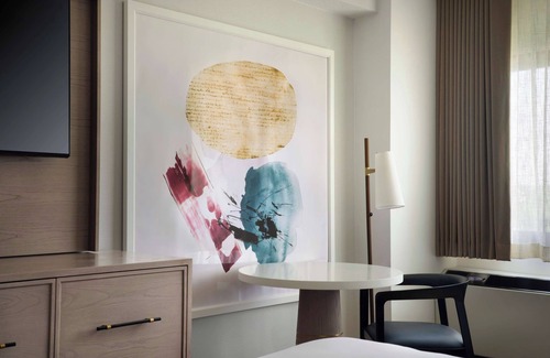 White Plains Hotel | Upscale City Comfort in Prime White Plains Location | 4 Units