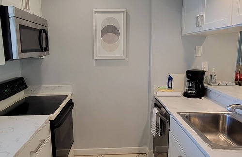 Palm Beach Gardens Condo | Upscale: Cozy PGA Club Cottage-Minutes from Jupiter
