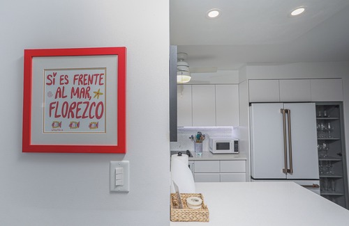 Dorado del Mar Villa | Upscale & Cozy Villa Retreat – 1 minute walk to the Beach in Dorado, PR!