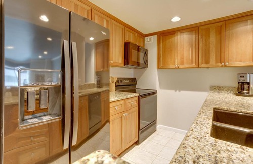 LoDo Apartment | Upscale Denver Condo with Communal Deck and Gym!